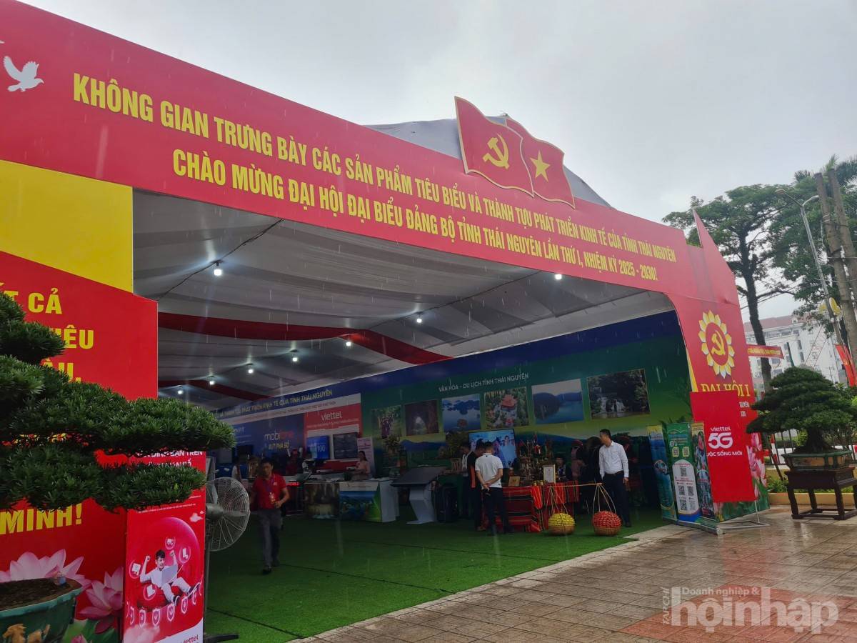 Thái Nguyên rực rỡ chào mừng Đại hội Đảng bộ lần thứ I