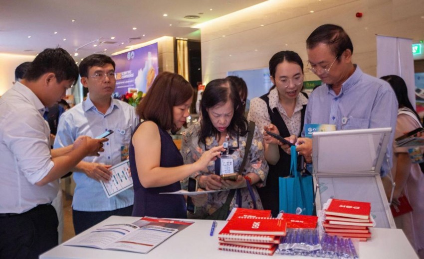 Phiên tư vấn sức khoẻ doanh nghiệp lần đầu tiên xuất hiện trong Hội nghị Y khoa