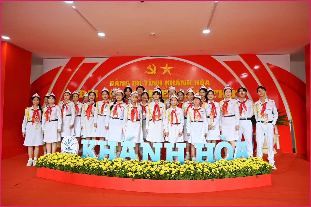 Dưới ngọn cờ vẻ vang của Đảng, Đảng bộ tỉnh Khánh Hòa vững bước tiến vào thập niên nâng tầm phát triển