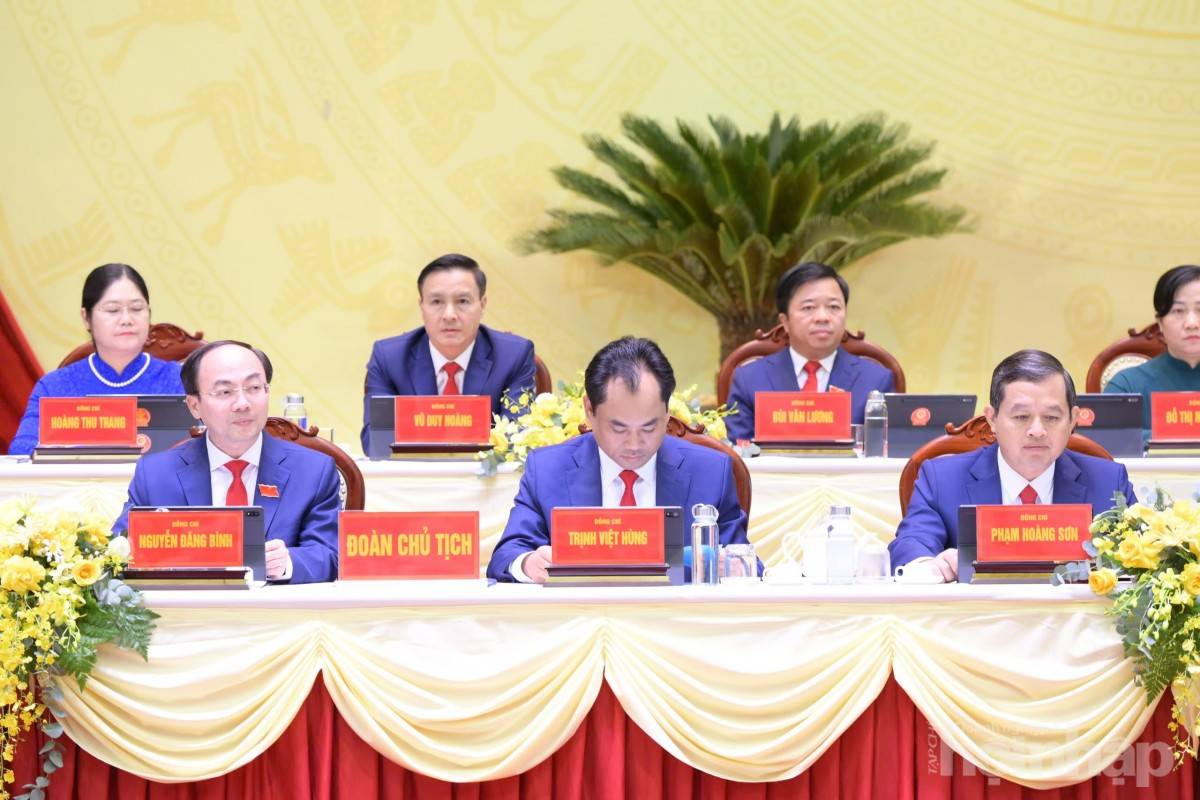 Những khoảnh khắc ấn tượng của ngày làm việc đầu tiên kỳ Đại hội Đảng bộ tỉnh Thái Nguyên