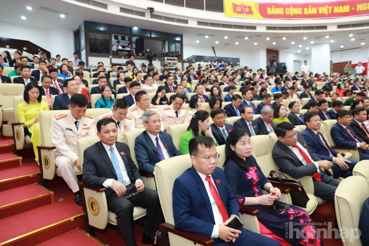 Những khoảnh khắc ấn tượng của ngày làm việc đầu tiên kỳ Đại hội Đảng bộ tỉnh Thái Nguyên