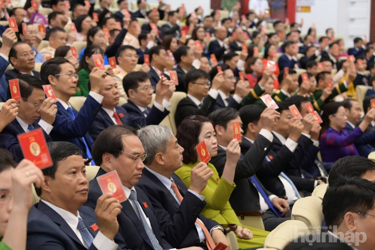 Những khoảnh khắc ấn tượng của ngày làm việc đầu tiên kỳ Đại hội Đảng bộ tỉnh Thái Nguyên