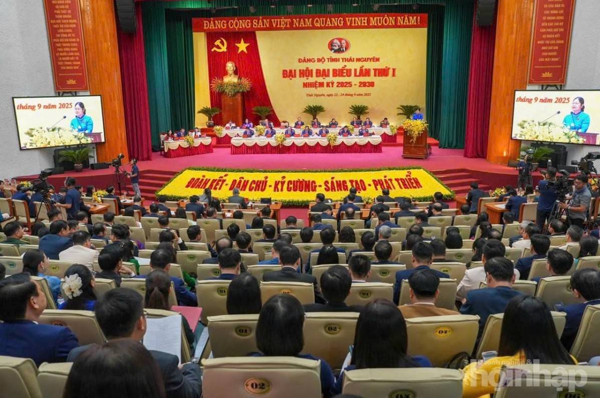 Những khoảnh khắc ấn tượng của ngày làm việc đầu tiên kỳ Đại hội Đảng bộ tỉnh Thái Nguyên