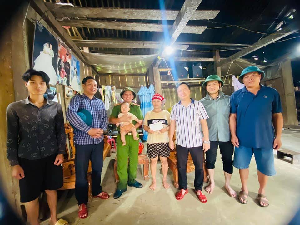 Đoàn công tác xã Tân Hợp khảo sát tiềm năng du lịch Làng Bang gắn với giảm nghèo