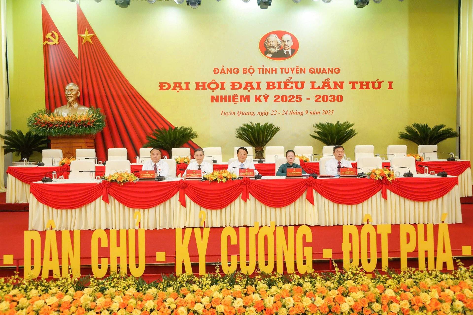 Phiên trù bị Đại hội đại biểu Đảng bộ tỉnh Tuyên Quang: Khởi đầu vững chắc cho nhiệm kỳ mới