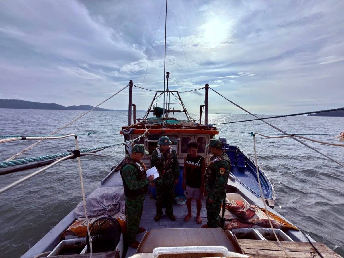 Biên phòng Quảng Ninh kêu gọi tàu thuyền về nơi tránh trú bão Ragasa