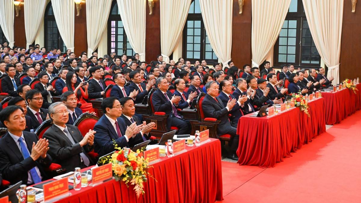 Tổng Bí thư Tô Lâm cùng các đồng chí lãnh đạo, nguyên lãnh đạo Đảng, Nhà nước và các đại biểu dự Đại hội.