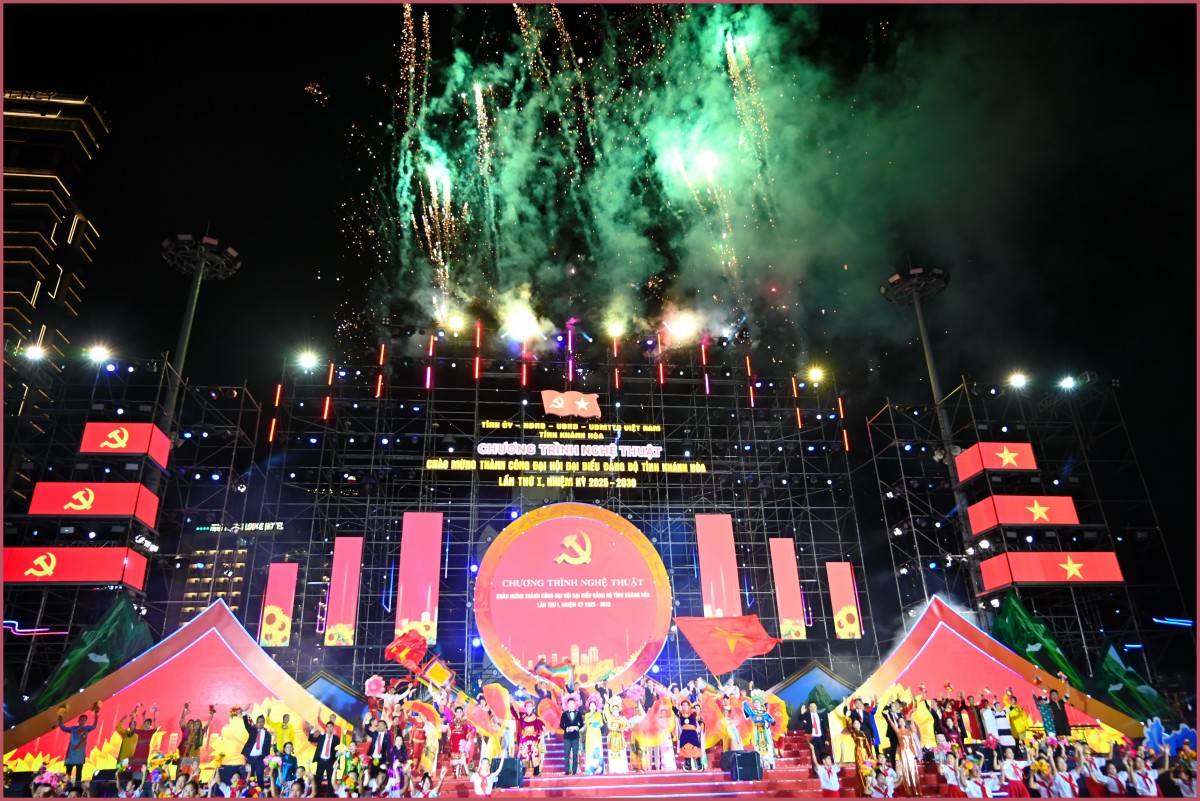 Hơn 200 nghệ sĩ biểu diễn chào mừng thành công Đại hội đại biểu Đảng bộ tỉnh Khánh Hòa lần thứ I