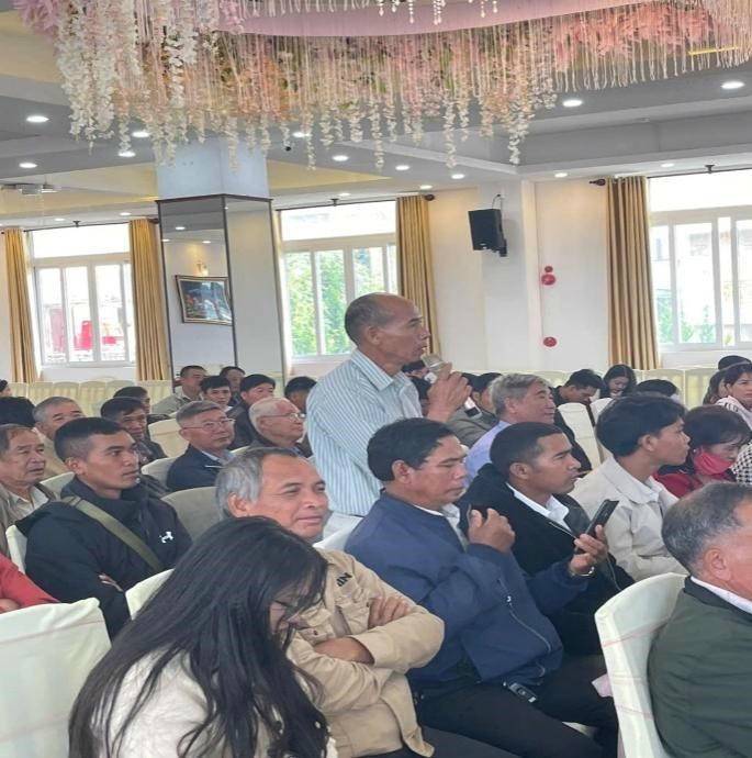 Các đại biểu tham dự Hội nghị đã  trao đổi, chia sẻ những khó khăn, vướng mắc trong thực tiễn tại địa phương