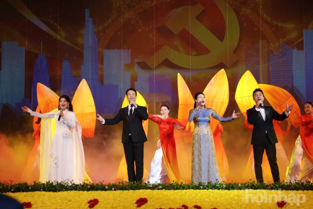 Chùm ảnh ấn tượng của Đại hội đại biểu Đảng bộ tỉnh Thái Nguyên lần thứ I