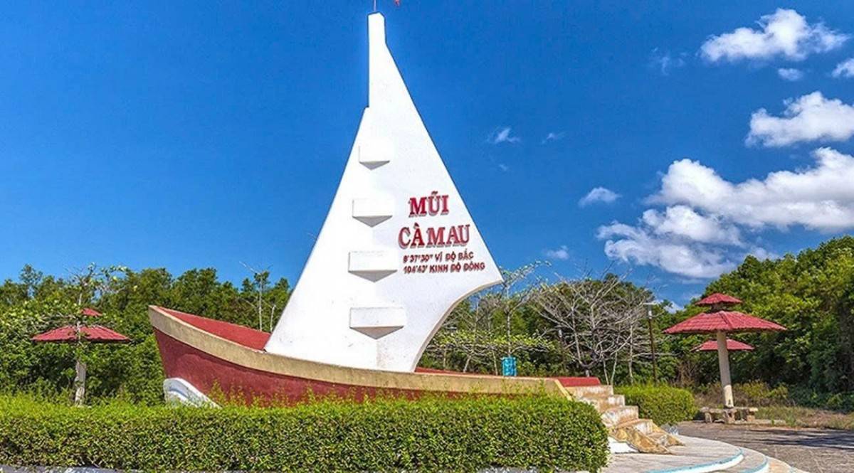Mũi Cà Mau - cột mốc đánh dấu điểm cực Nam của Tổ Quốc