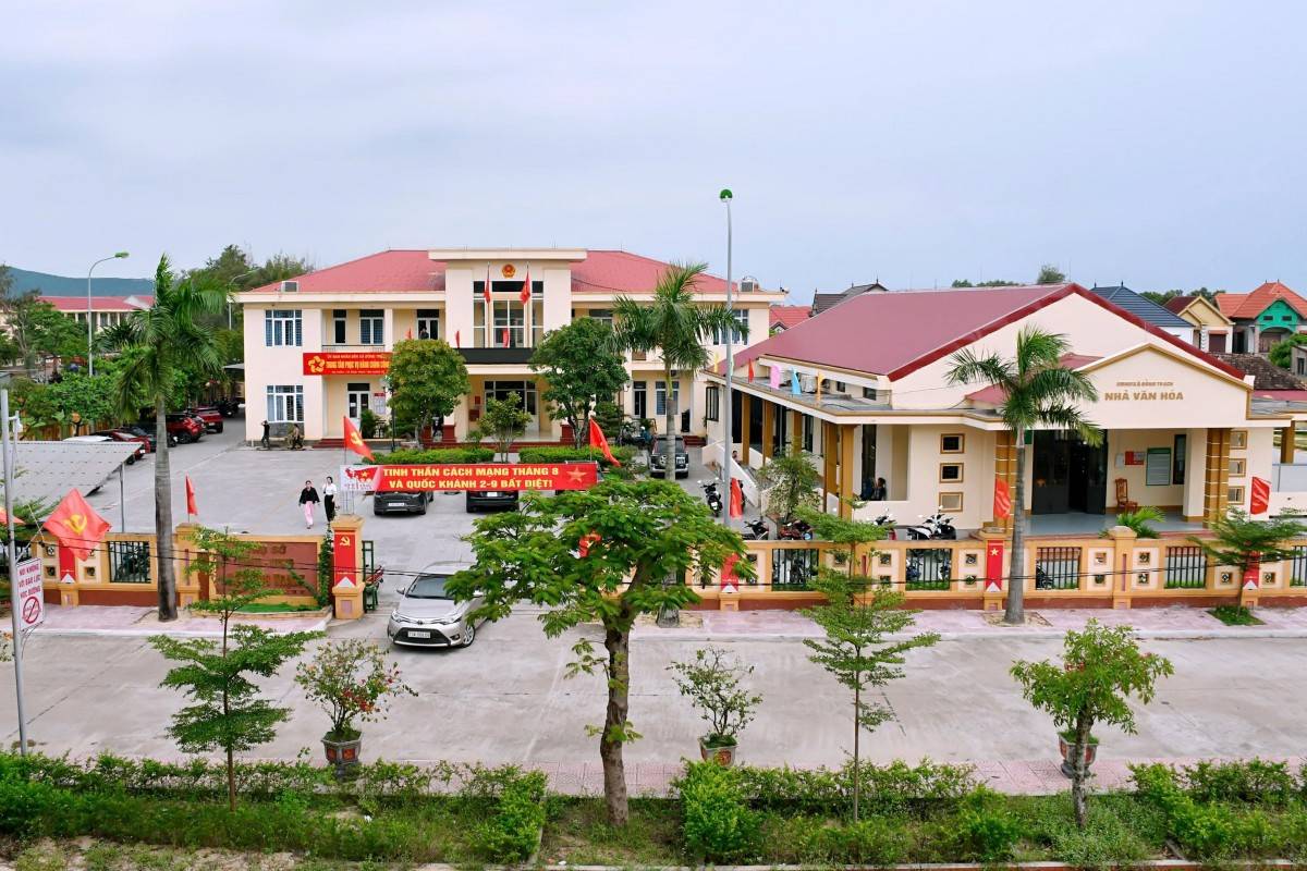 Trụ sở UBND xã Đông Trạch