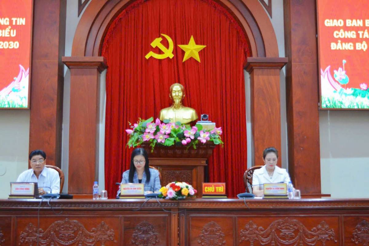 Đồng Tháp tổ chức hội nghị giao ban báo chí và họp báo thông tin công tác chuẩn bị tổ chức Đại hội đại biểu Đảng bộ tỉnh lần thứ I, nhiệm kỳ 2025-2030.