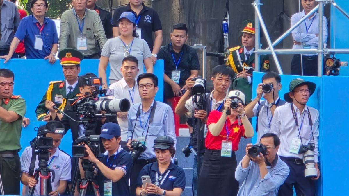  cần thiết phải bổ sung quy định cấm hành vi đe dọa, khủng bố, tấn công nhà báo, đặc biệt trên không gian mạng.