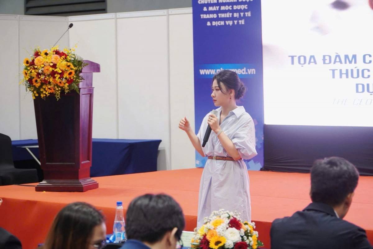 TS. Nguyễn Bảo Uyên – Ủy viên Ban Thường vụ Hiệp hội, Chủ tịch CLB Thế hệ kế cận, Giám đốc điều hành Hệ thống Y tế Hợp Lực