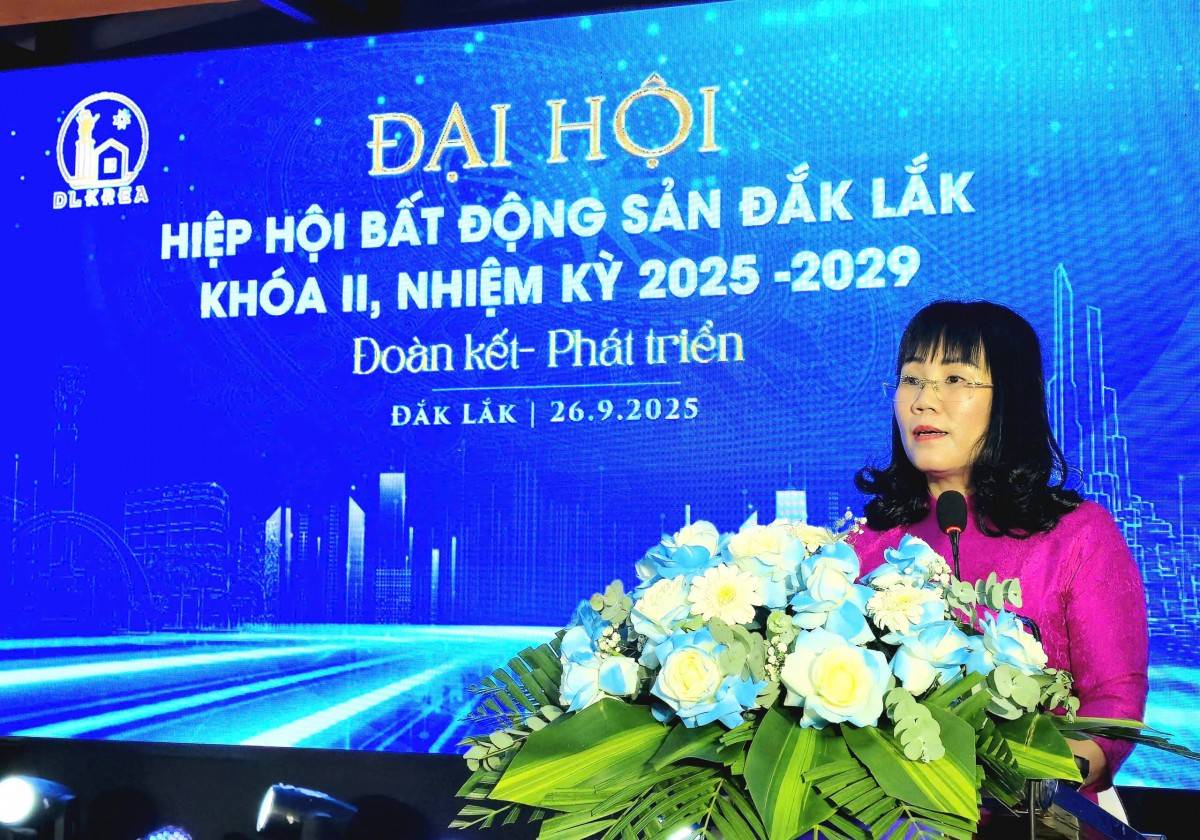 Bà Hồ Thị Nguyên Thảo - Phó Chủ tịch Thường trực UBND tỉnh Đắk Lắk phát biểu chỉ đạo đại hội.