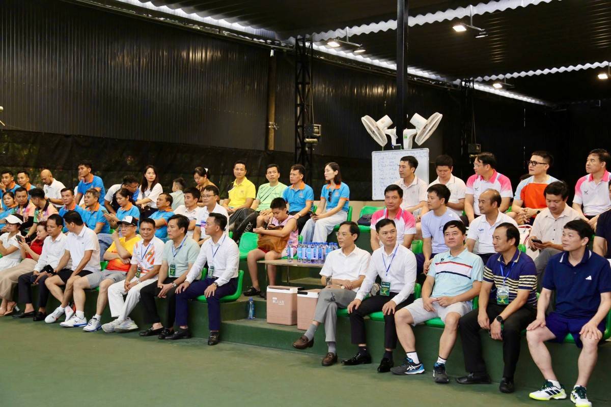 Rất đông đại biểu và khách mời tham dự lễ khai mạc