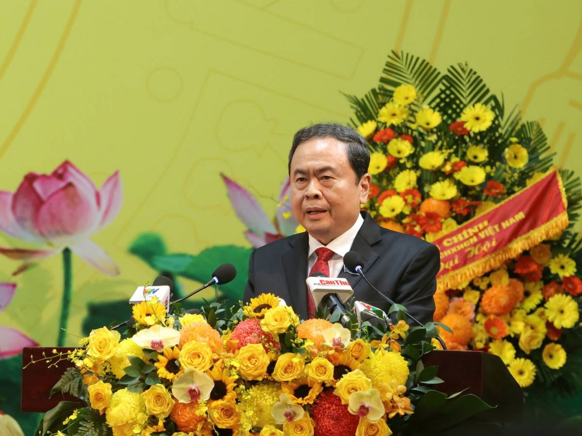 Chủ tịch Quốc hội Trần Thanh Mẫn mong muốn Thành phố Cần Thơ phát triển nhanh khẳng định vị thế của trung tâm vùng Đồng Bằng Sông Cửu Long