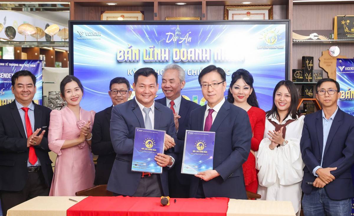 Tiến sĩ Trần Đức Thịnh – Phó Giám đốc Thường trực Vicendeti ký kết hợp tác chiến lược với Chủ tịch CICON Park Bong Kyu về Dự án Bản lĩnh Doanh nhân.