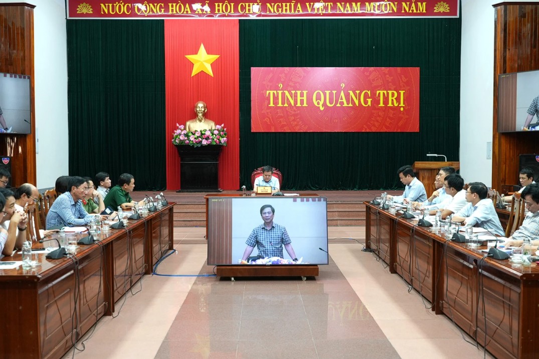 Quảng Trị họp khẩn ứng phó bão số 10, kích hoạt toàn bộ phương án phòng thủ dân sự