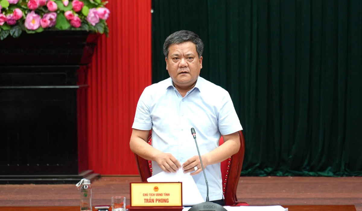 Quảng Trị họp khẩn ứng phó bão số 10, kích hoạt toàn bộ phương án phòng thủ dân sự