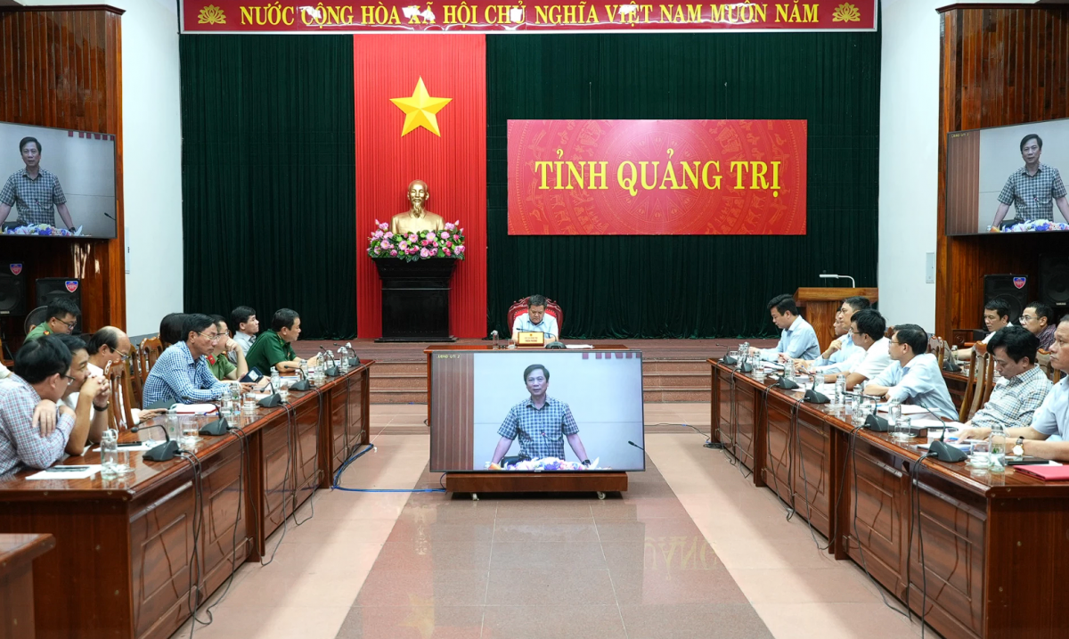 Quảng Trị họp khẩn ứng phó bão số 10, kích hoạt toàn bộ phương án phòng thủ dân sự