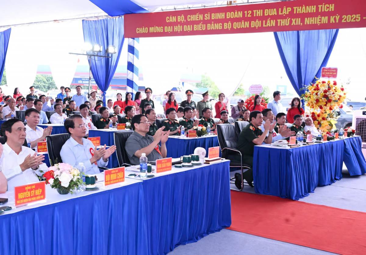 Thủ tướng Phạm Minh Chính dự lễ khánh thành cầu Phong Châu mới sau 9 tháng thi công