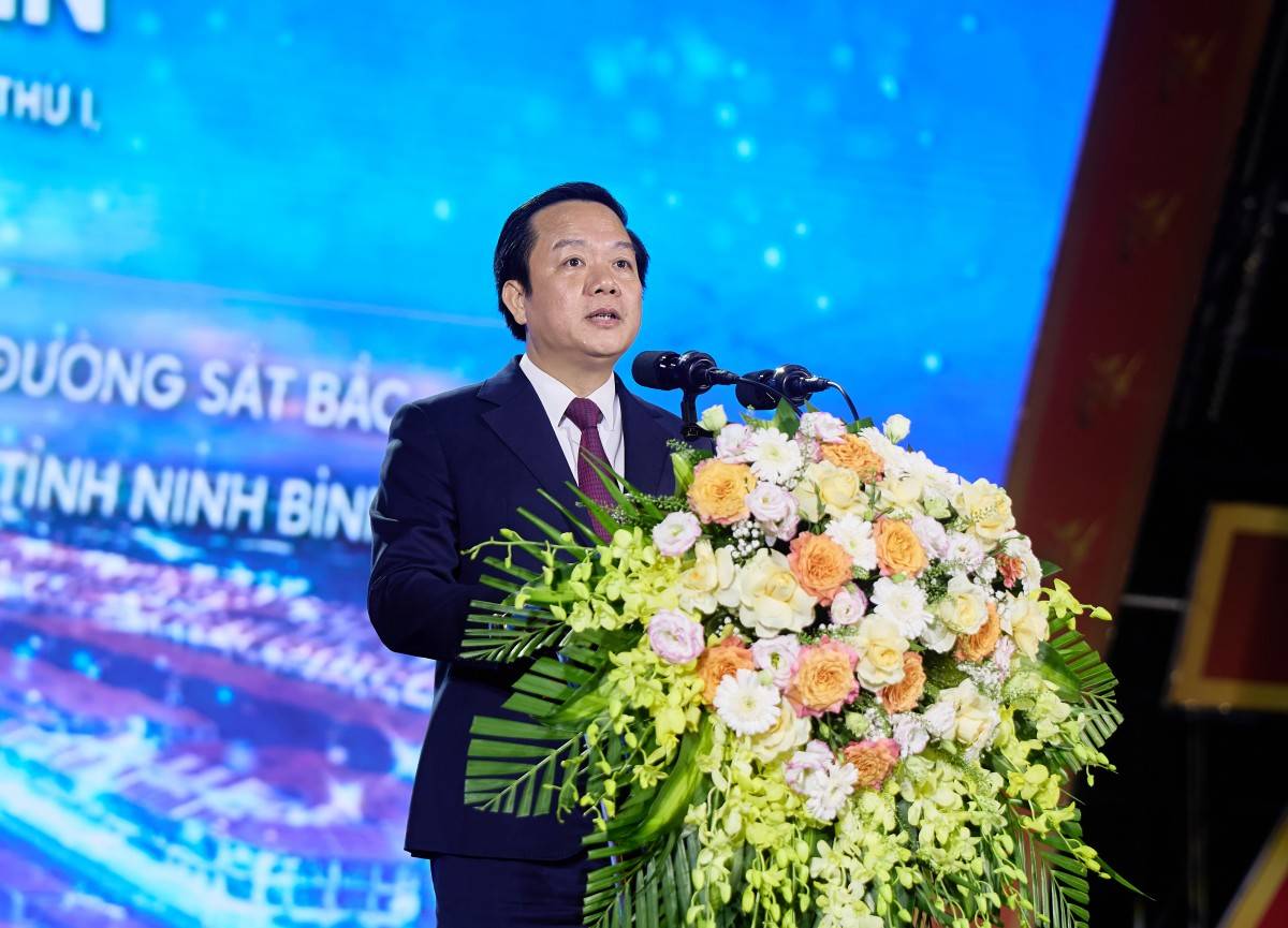 Chủ tịch UBND tỉnh Ninh Bình Phạm Quang Ngọc phát biểu tại buổi lễ