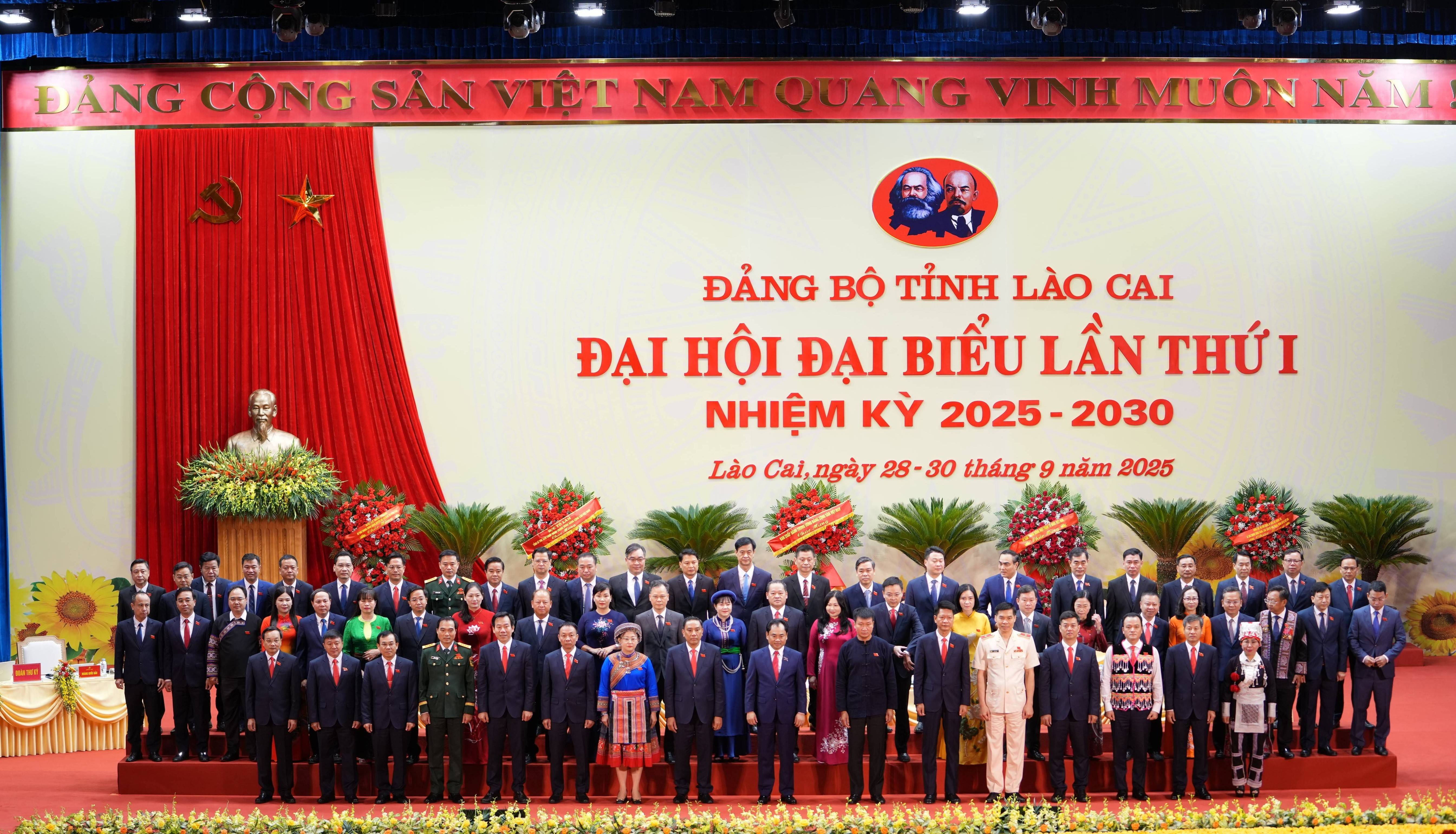 Ban Chấp hành Đảng bộ Lào Cai khóa I ra mắt, quyết tâm xây dựng Đảng bộ trong sạch vững mạnh