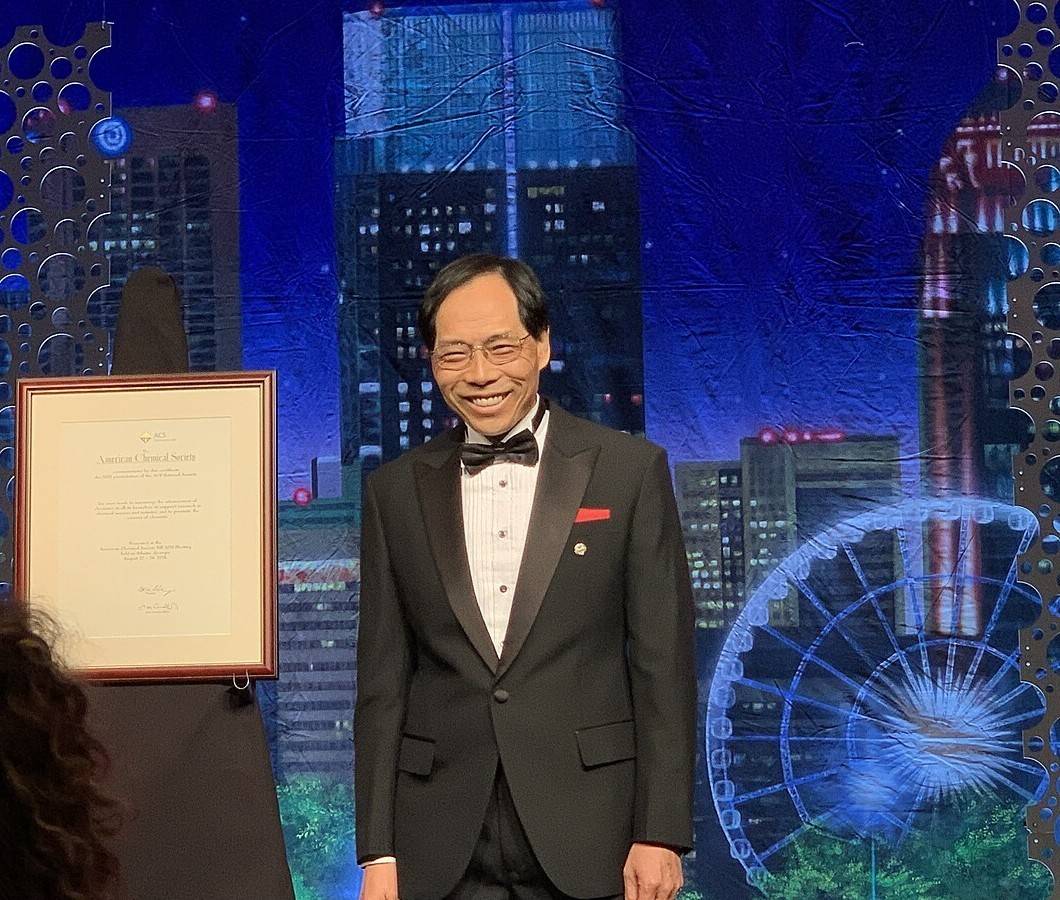 Tỷ phú ít được nhắc tới thắng đậm từ đợt ra mắt Apple mới