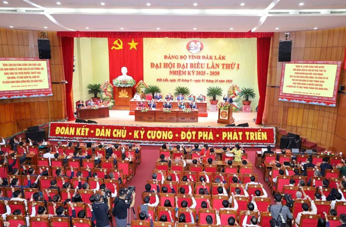 Đại hội đại biểu Đảng bộ tỉnh Đắk Lắk lần thứ I: Tập trung xây dựng Đảng và khối đoàn kết dân tộc