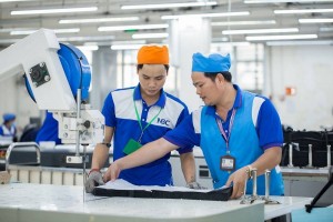 Người lao động làm thêm ngày lễ, Tết được trả ít nhất 300% lương