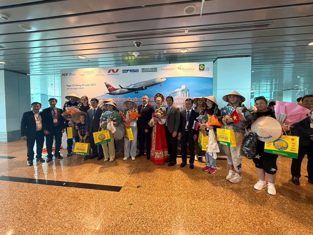 Khánh Hòa: Đón chuyến bay đầu tiên của hãng hàng không NORDWIND cùng 370 khách từ Moscow