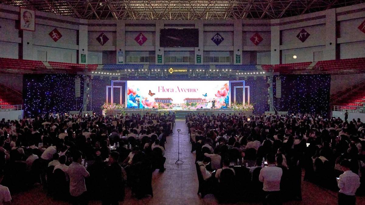 Gần 800 khách mời tham dự lễ ra mắt Flora Avenue tại Nhà thi đấu Hà Nam. (Ảnh: Ánh Dương)