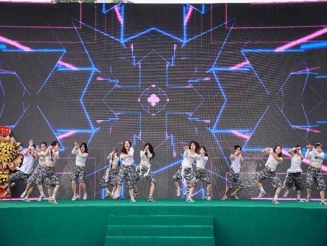  Các tiết mục của các đội chơi mang đến nhiều nhiều máu sắc truyền cảm hứng