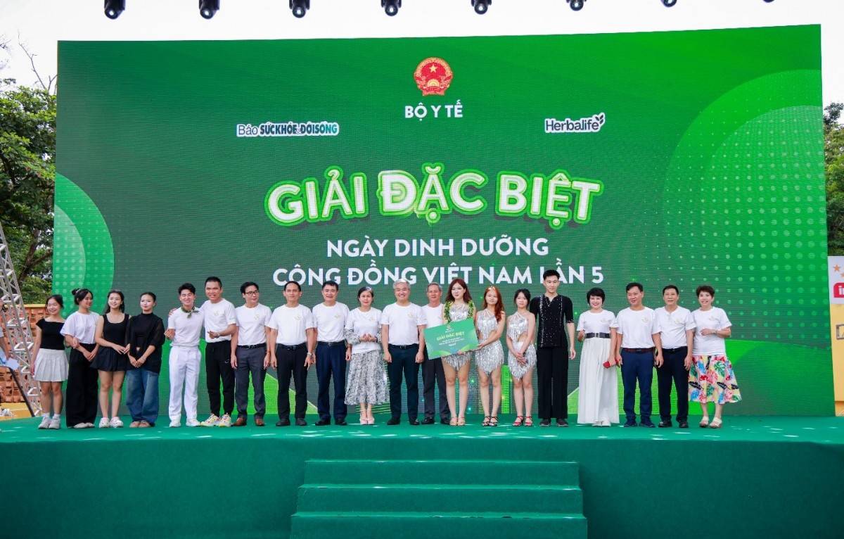 BTC và Nhà tài trợ Herbalife Việt Nam chúc mừng đội chơi đoạt giải đặc biệt