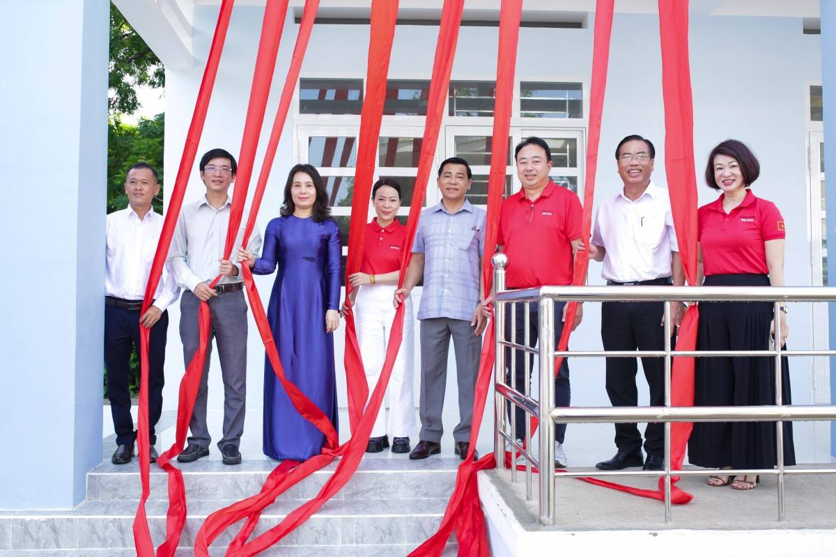 Central Retail bàn giao công trình giáo dục hơn 2,3 tỷ đồng tại Trường Tiểu học Đài Sơn