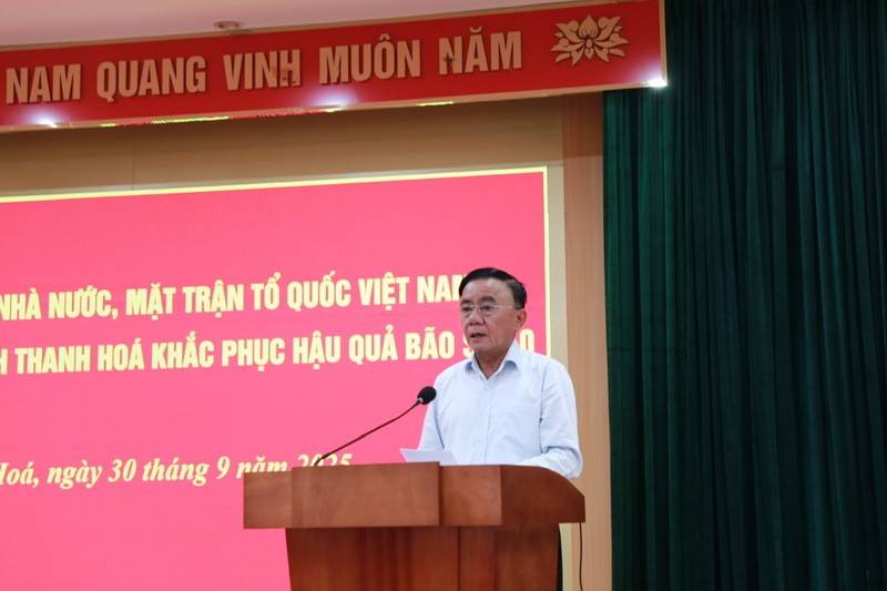 Thường trực Ban Bí thư Trần Cẩm Tú thăm hỏi, động viên nhân dân Thanh Hóa bị thiệt hại do bão số 10