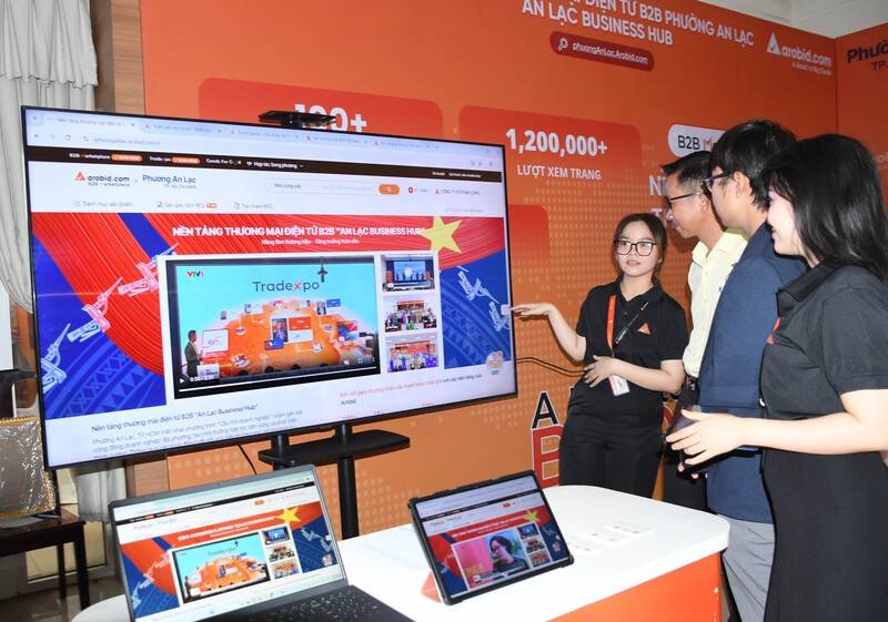 Phường An Lạc ra mắt nền tảng thương mại điện tử B2B đầu tiên