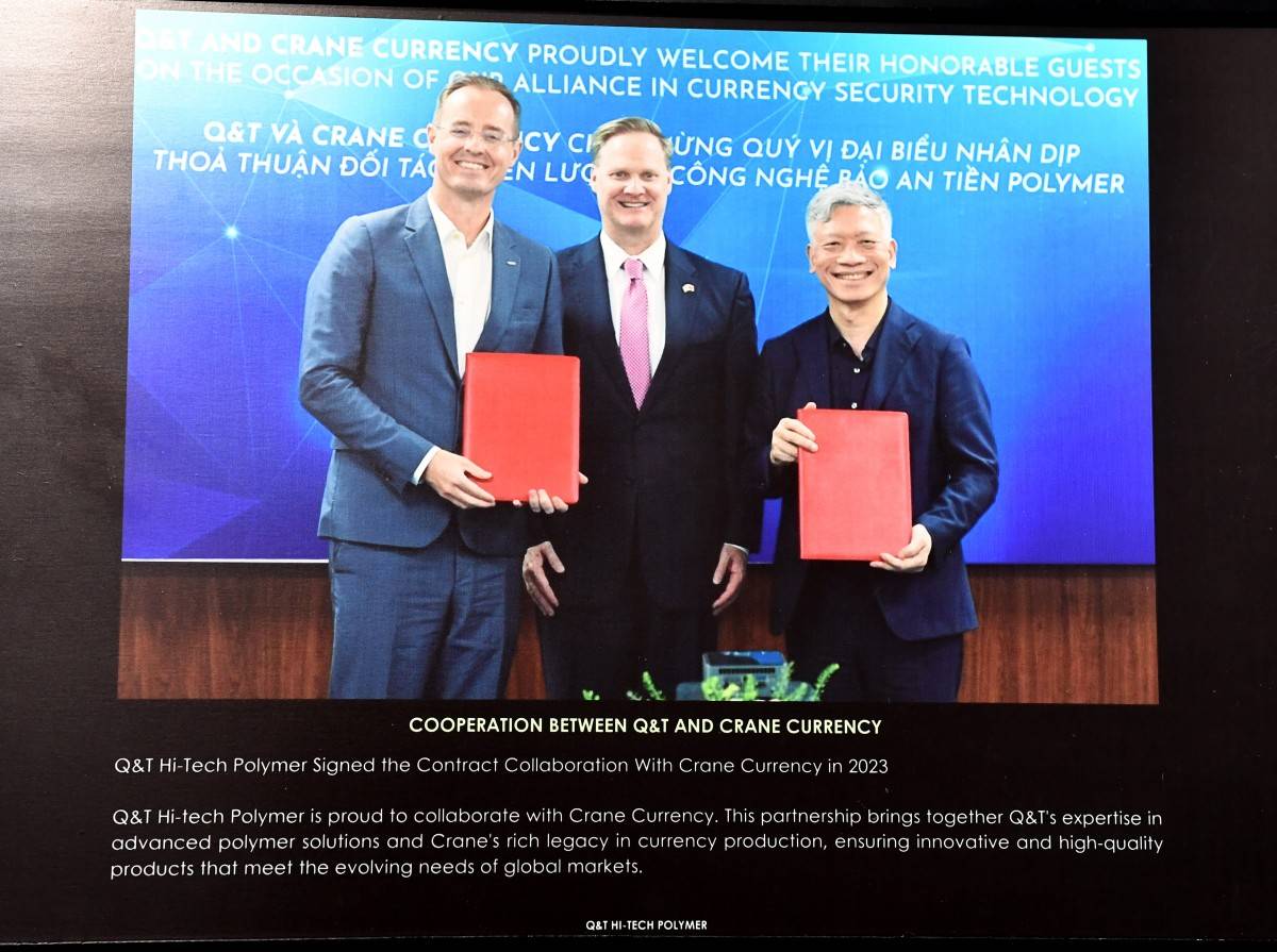 Bí mật phía sau tờ tiền polymer: Hành trình làm chủ công nghệ của Việt Nam