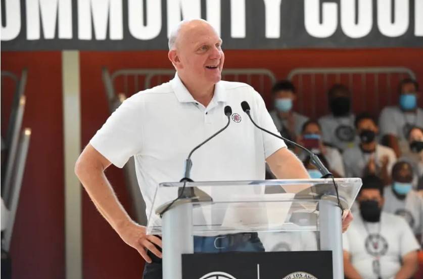 Ballmer vẫn vận hành theo một logic bất biến: truyền cảm hứng, đầu tư dài hạn và tổ chức kỷ luật.