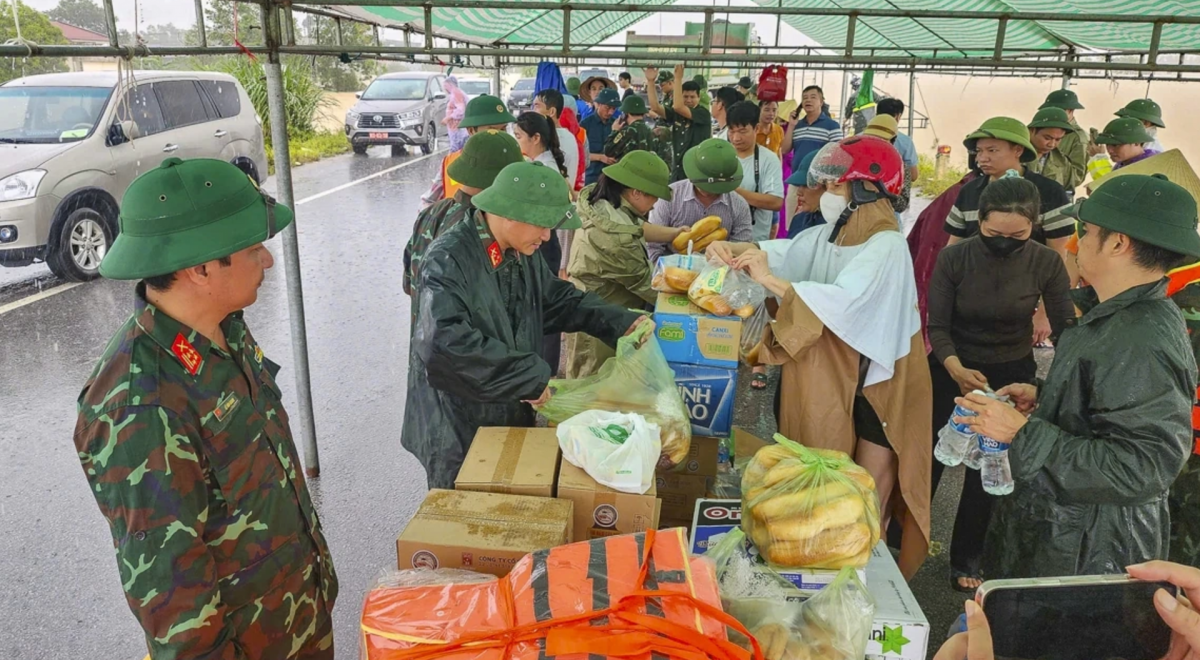Thanh Hóa: Bốn người tử vong, 8.800 nhà bị ngập nước do bão số 10, sơ tán khẩn cấp 9.295 hộ khỏi vùng nguy hiểm
