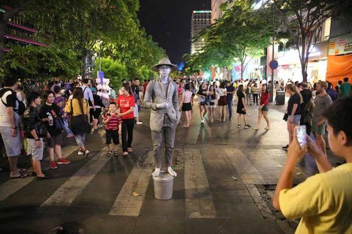 Phố đi bộ Nguyễn Huệ