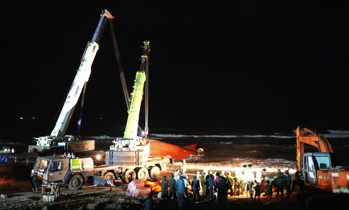 Nỗ lực cao nhất để tìm kiếm thuyền viên mất tích trên biển Quảng Trị