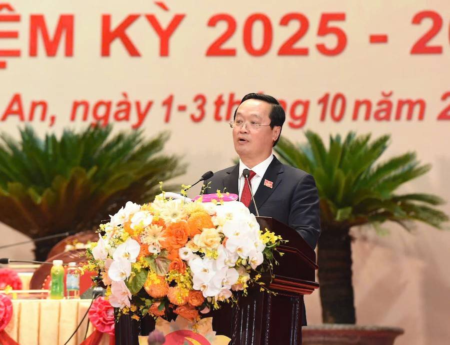 Đồng chí Nguyễn Đức Trung - Bí thư Tỉnh uỷ Nghệ An phát biểu khai mạc phiên trù bị của Đại hội