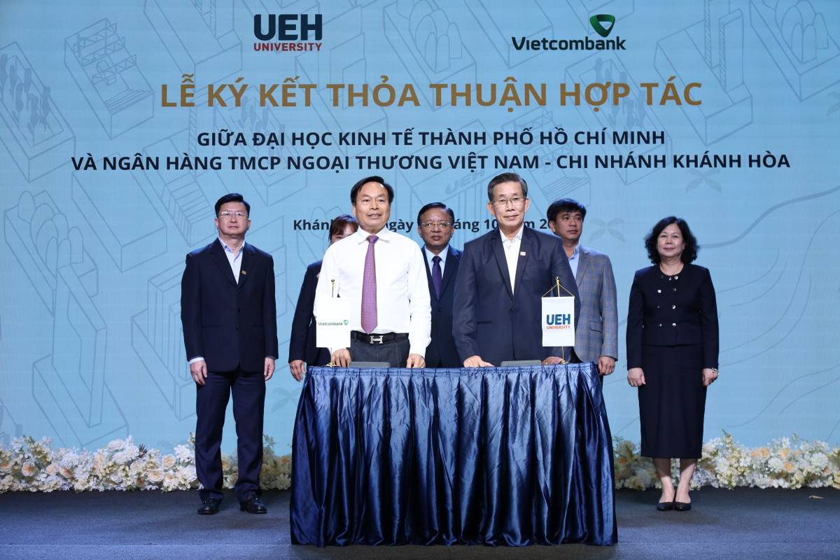 Khánh Hòa cần gì trên đường đến trung tâm dịch vụ, du lịch kinh tế biển quốc tế?