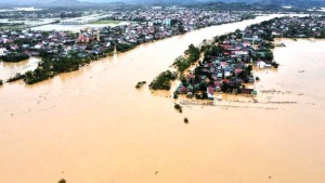 Quảng Ninh chung tay ủng hộ 10 tỷ đồng giúp miền Trung khắc phục hậu quả bão số 10