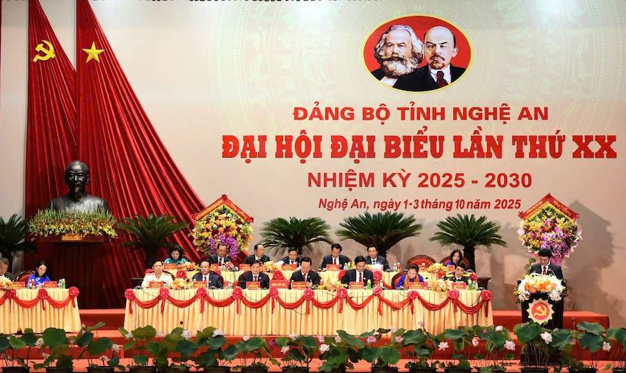 Đoàn Chủ tịch điều hành Đại hội