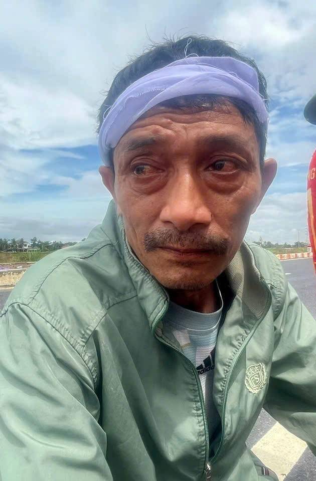 Ông Nguyễn Văn Thụ, con rể cụ Lê Thị Đàm, mắt rưng rưng kể lại cái chết của 2 bà cháu