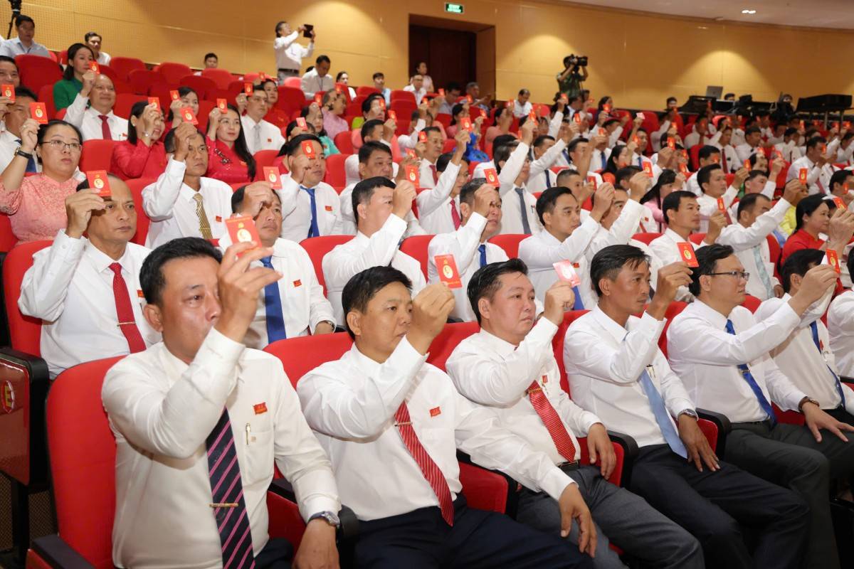 Khai mạc trọng thể Đại hội đại biểu Đảng bộ tỉnh Vĩnh Long: Khát vọng vươn mình trong kỷ nguyên số